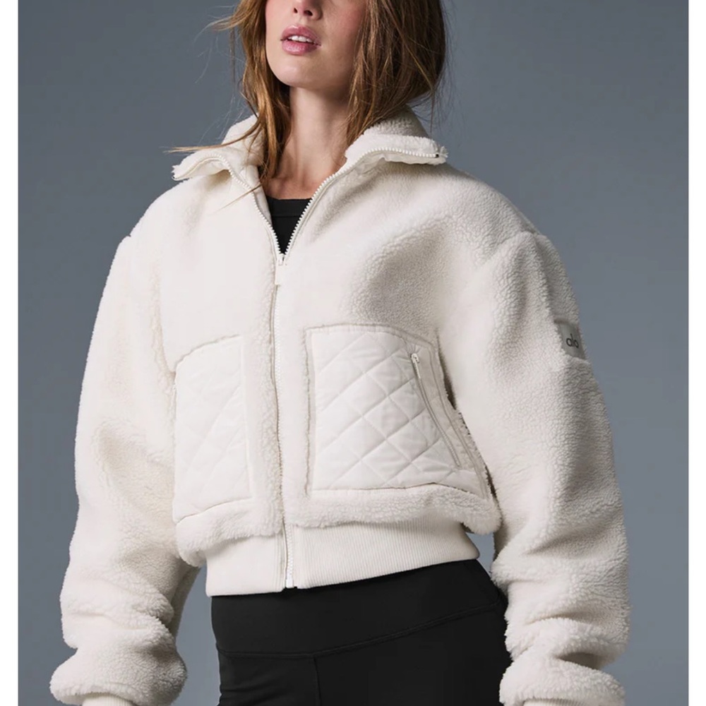 ALO Yoga Sherpa Edge Bomber in ivory